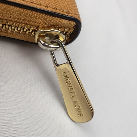 Michael Kors Tan Brown Wallet - Picture 7 of 15